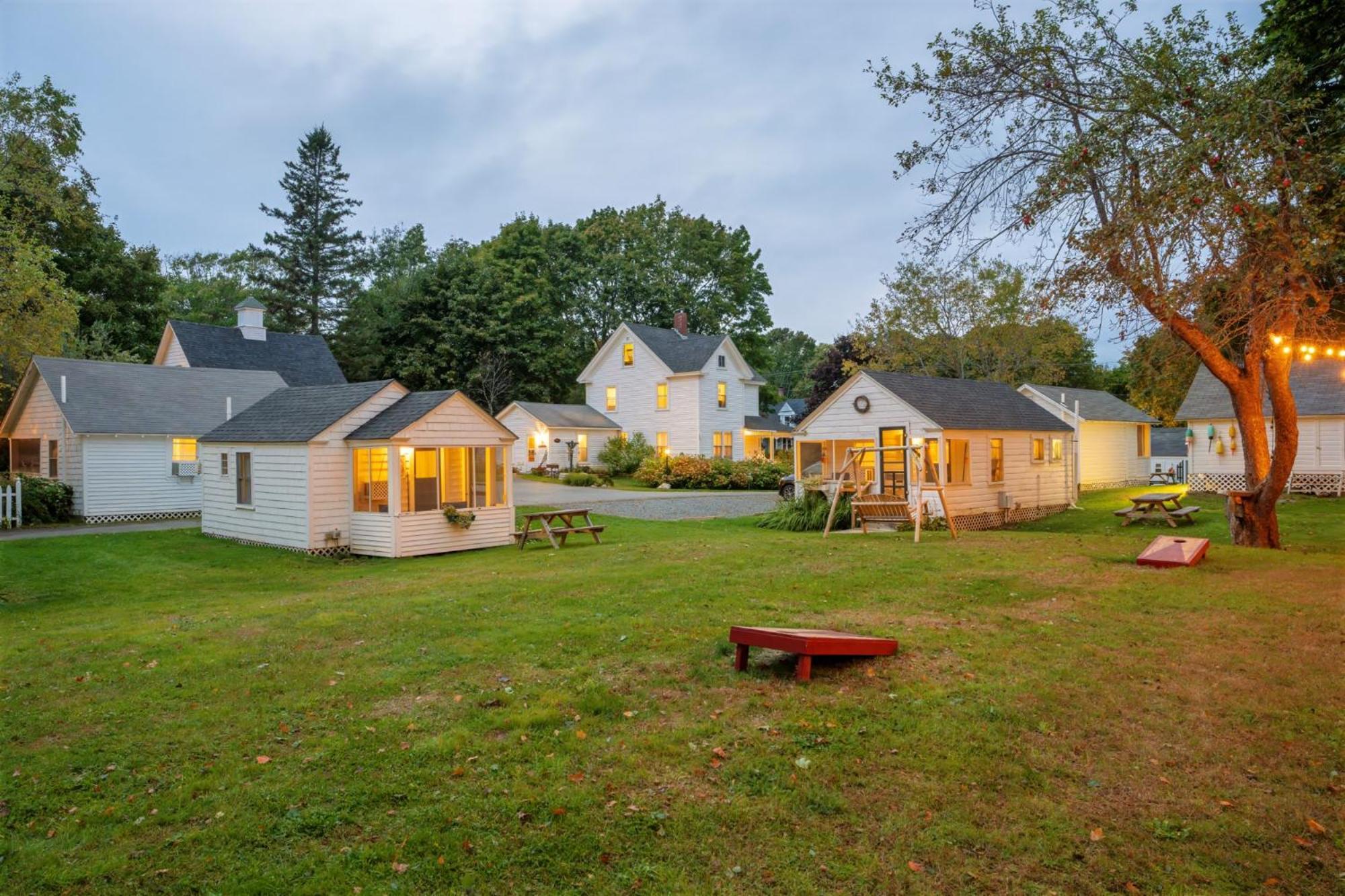Bar Harbor Cottages & Suites Екстер'єр фото